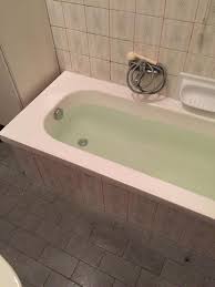 Con prodotti specifici, infatti, per cambiare aspetto al bagno basta passare speciali formulazioni su pareti o pavimenti, o anche su mobili e sanitari. Sovrapposizione Vecchia Vasca Da Bagno Fava Impianti
