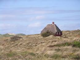 Die vermieter sind super hilfsbereit, das haus liegt klasse direkt hinter den dünen in einer ruhigen siedlung. Das Einsame Haus Hinter Den Dunen Von Nymindegab Foto Bild Europe Scandinavia Denmark Bilder Auf Fotocommunity