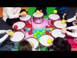 Yagmurlu Bir Gunde Dev Gogo Nun Ansizin Uydureverdigi Sarki Youtube Sarkilar Youtube Davul