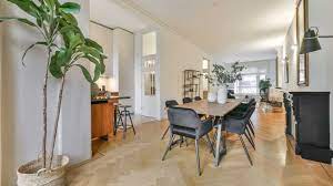 De beroving gebeurde in de garage onder haar huis. Monica Geuze Koopt Miljoenenpand In Amsterdam Oud Zuid Pure Luxe