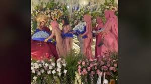 Mar 15, 2021 · bagi calon pengantin yang ingin melangsungkan pernikahan dengan sederhana dan simple saja, undangan digital juga cocok dijadikan alternatif sehingga tidak memakan banyak waktu dalam pemilihan undangannya. Viral Pengantin Banjir Kado Buket Uang Dari Tamu Sukses Bikin Publik Iri