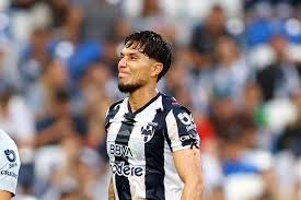 Salcedo vuelve a la titularidad en Rayados