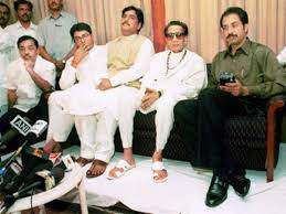 Raju patil यांनी घेतली raj thackeray यांची भेट. Raj Thackerays Death Latest News Videos Photos About Raj Thackerays Death The Economic Times Page 1