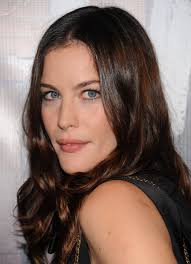 Liv Tyler e i suoi (bellissimi) 39 anni