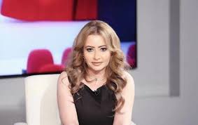 وفاء عامر احتفلت اليوم بتخرج ابنها الأكبر عمر، ونشرت فيديو على حسابها بانستقرام للحظة احتفال ابنها مع زملائه بتخرجهما، ووجهت إليه رسالة تهنئة وعبرت عن سعادتها البالغة بهذه اللحظة. Ù…ÙŠ Ø§Ù„Ø¹ÙŠØ¯Ø§Ù† ØªÙƒØ´Ù ØªÙØ§ØµÙŠÙ„ Ø§Ù„Ø­Ø§Ù„Ø© Ø§Ù„ØµØ­ÙŠØ© Ù„Ù€ Ø¥Ù†ØªØµØ§Ø± Ø§Ù„Ø´Ø±Ø§Ø­ Ø¨Ø§Ù„ØµÙˆØ±Ø©