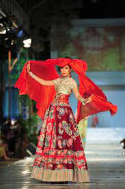Jangan lupa tanyakan ketersedian stock terlebih dulu, karena stock cukin perputarannya cepat. 160 Indonesian Clothes Ideas Indonesian Clothing Clothes Batik Kebaya