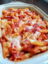 Varianta de fata poate fi condimentata suplimentar cu diverse ierburi aromatice (nu cu toate deodata) obtinand de fiecare data alta farfurie gustoasa de paste. Paste