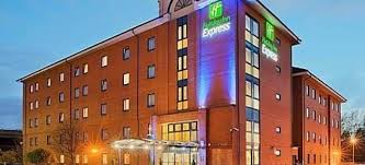 A roundtrip airport shuttle is free (available on request). Holiday Inn Express Castle Bromwich Hotel Birmingham Airport Parking