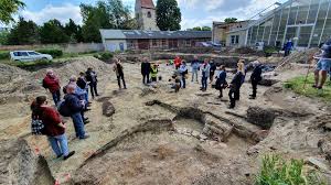 5 gehminuten in südliche richtung befindet. Klosterkirche Neuwerk Und 3000 Jahre Alte Siedlungsreste Am Botanischen Garten Entdeckt Du Bist Halle