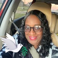 Paula Tomlin's Instagram, Twitter & Facebook