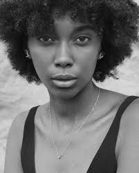 Lily Hunter's Instagram, Twitter & Facebook