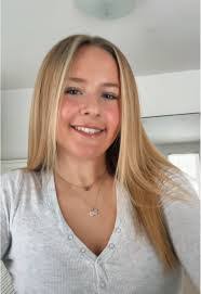 Sabrina Salisbury's Instagram, Twitter & Facebook