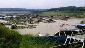 Selain karena keindahan alamnya yang memanjakan mata danau saguling surut / sepe. Permukaan Air Waduk Cirata Surut Akibat Musim Kemarau Dara Co Id