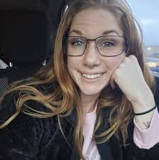 ISO someone that is good at nail designs. I want this exact color and design