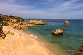Lagos is a fantastic town in the western algarve that can certainly be enjoyed by all age groups. Playa Dona Ana Lagos Algarve