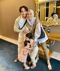 See more ideas about seluar ketat, seluar, fesyen. Tak Ada Maid Hairul Azreen Hanis Zalikha Bahagi Kerja Rumah Sama Rata See Everything