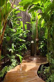 Gartendusche Sichtschutz Ideen Fur Die Outdoor Dusche Gesucht Hintergarten Earthship Gartendusche