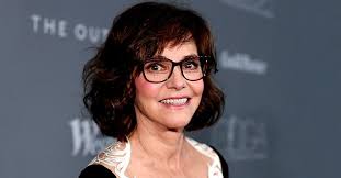 Mrs Doubtfire' Star Sally Field Is a Doting Grandma to 5 Grandkids — Get to  Know Her Big Family
