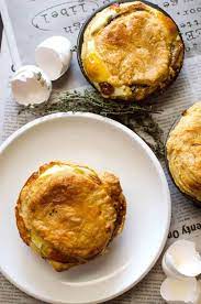 A New Zealand Classic The Bacon Egg Pie Gets A Delicious Makeover In These Mushroom Bacon In 2020 Breakfast Pie New Zealand Meat Pie Recipe New Zealand Pie Recipe