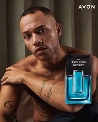 💙 Nuevo perfume para caballero Black Suede Secret. 😏 Una fragancia para  seducir. 🍎 Al aplicarla se percibe el aroma profundo a manzana y cuero.  #avoncolombiaparavzla #avon #venezuela #venezuela🇻🇪 #vzla #zulia #ccs #