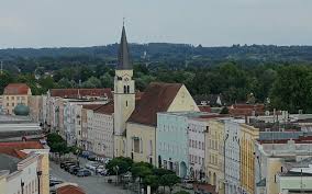 An der außenwand der frauenkirche erinnert ein gemälde an die schlacht bei mühldorf (1322). Frauenkirche Muhldorf Am Inn Stadtplatz 84453 Muhldorf Am Inn Katholische Kirche Willkommen