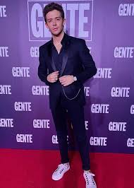A los siete años de edad karol g fue participante del concurso de televisión llamado el factor xs, donde carrera y trayectoria. Karol G Grosse Gewicht Alter Korperstatistik