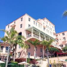 Travel Guide La Jolla Ca Bishop Holland La Jolla La Valencia Hotel La Jolla Hotels