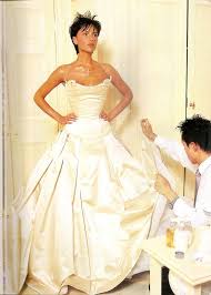 Die Teuersten Brautkleider Der Welt Beruhmte Hochzeitskleider Kleid Hochzeit Zeitlose Brautkleider
