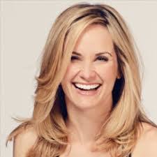 Randi Moore's Instagram, Twitter & Facebook