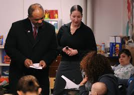 Robert L. Gordon III visits Spangdahlem, discusses base community programs  > Spangdahlem Air Base > Article Display