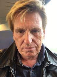 Последние твиты от henny huisman @tweethenny (@tweethenny). Henny Huisman Tweethenny On Twitter Onderweg In De Trein Naar Amsterdam Voor De Homoloop Handinhand