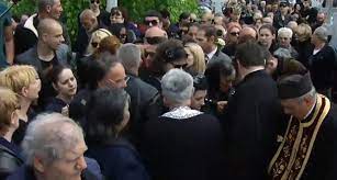 Familia a interzis presei să intre în capelă pentru a. DezvÄƒluiri È™ocante Despre Ceea Ce S A Intamplat La Inmormantarea Lui RÄƒzvan Ciobanu ToatÄƒ Lumea A VÄƒzut Ce A FÄƒcut Preotul In Timpul Slujbei Antena 3