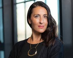 Amanda Rapson's Instagram, Twitter & Facebook