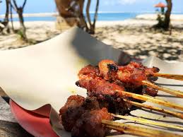 Namun kebanyakan pengunjung di pantai sanur datang pagi sekali untuk melihat matahari terbit. Wisata Sepeda Dan Kulineran Murah Pantai Sanur Bali