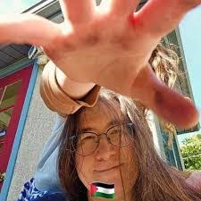 Kelly Thach's Instagram, Twitter & Facebook