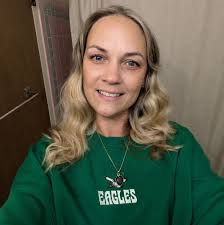 What is the name of the 90s TV show set in prehistoric times with a family  in a treehouse?