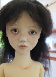 Hallo zusammen. Ich möchte meine neue Puppe aus Stoff vorstellen.