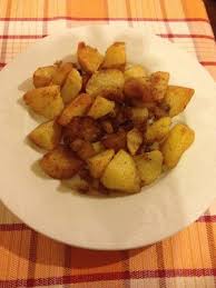 Da qualche anno io e mio marito roberto ci stiamo dedicando ad un piccolo orticello scolate le patate ed asciugatele perfettamente con un canovaccio pulito. Patate Al Forno Croccanti Fuori E Morbide Dentro Perfette Foto Di Il Guado Della Valle Civitella Alfedena Tripadvisor