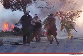 Outdoorsman, ocean addict, adrenaline junkie. Ini Gambar Heroik Teman Paul Walker Saat Berusaha Padamkan Api Kecelakaan