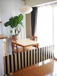 段ボールと突っ張り棒で手作りベビーゲート ベビーゲート 赤ちゃんスペース ダンボールキッチン