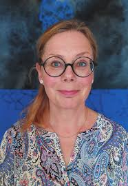 Desire for Inclusion : Construction of Professional Identity of Library  Students with an Immigrant Background