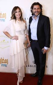 ولقد بدأت ثنائيتهما الفنية بمسلسل مراتي وأنا الذي استمر عرضه لمدة عشر سنوات على الشاشة، بعد نجاح سكتش لماذا؟ Ù†Ø§Ø¯ÙŠÙ† Ø§Ù„Ø±Ø§Ø³ÙŠ ØªØ¹Ù„ Ù‚ Ø¹Ù„Ù‰ ÙÙŠØ¯ÙŠÙˆ ÙƒØ§Ø±ÙŠÙ† Ø±Ø²Ù‚ Ø§Ù„Ù„Ù‡ Ø§Ù„Ù…Ø³Ø± Ø¨ Ù…Ø¬Ù„Ø© Ø§Ù„Ø¬Ø±Ø³