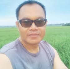 IMPEACHED (LATE) CHIEF JUSTICE RENATO CORONA NEVER FORGET, NEVER AGAIN!  Kiko Pangilinan and Heidi Mendoza supported the impeachment of Chief  Justice Renato Corona. Corona is a champion of the masses for being