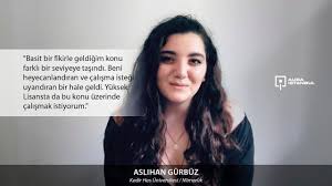 Aslıhan gürbüz yetenekli,güzel iyi bir oyuncu yahşi cazibe dizisinde komedi performansı iyiydi kor filminde dramatik bir rolde de başarı ile oynamış yeni dizi ve filmlerde hep görmek isteriz. Aura Alumni Aslihan Gurbuz Anlatiyor Neden Aura Istanbul Youtube