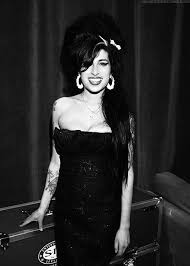 Amy With Her Wide Open Smile Amy Winehouse Black Amy Winehouse Style Winehouse