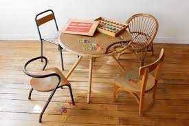 epingle par lauren killewald sur marmaille chaise enfant deco chambre enfant chaise vintage