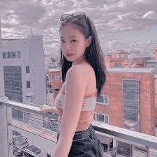 Pin By كيم هيوري On صور بلاك Kim Jennie Blackpink Jennie Blackpink Photos