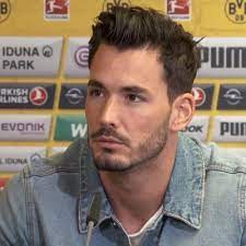 Borussia dortmund hat einen abnehmer für roman bürki gefunden. Roman Burki Rbuerki1 Twitter
