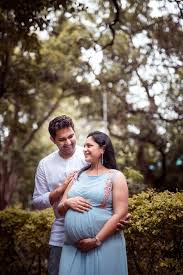 Hire us for affordable pregnancy photography, maternity photography, pregnancy photo props, baby shower photography with props in mumbai pune nasik,india. Pin On Del