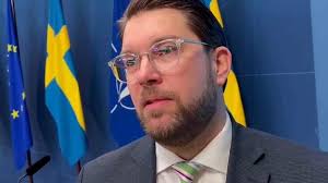 Pennywise, The crow och nu senast Greve Orlok i ”Nosferatu”. Att Bill  Skarsgård, 34, har en särskild dragning till mörkret borde vara oomtvistat,  men vad är det hos honom som rollfigurerna fäster